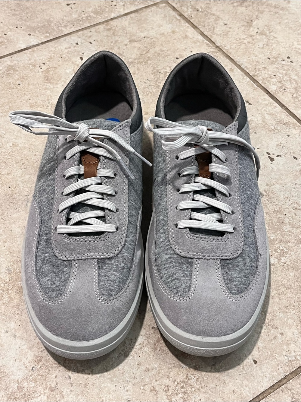 OLUKAI Puliki Men’s Size 10 Gray Suede & Fabric Sneaker Shoes New 10528 $140 WOW